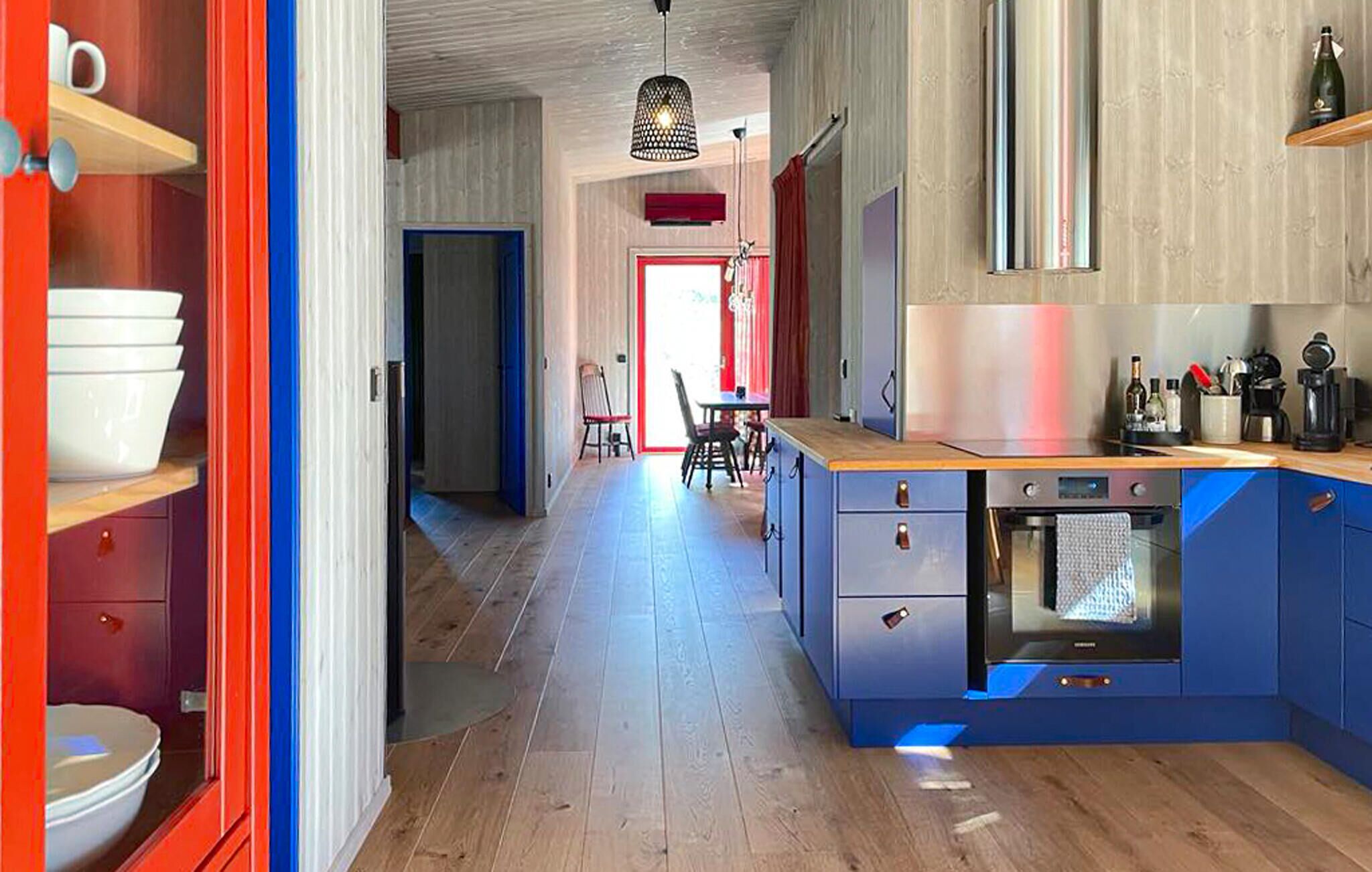 Frigorífico y lavavajillas