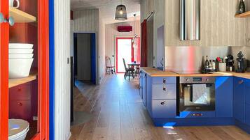 Refrigerador y lavavajillas