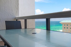Bloc d'apartaments, diversos llits (Surfside Resort #1406) | Àrea exterior de l'allotjament