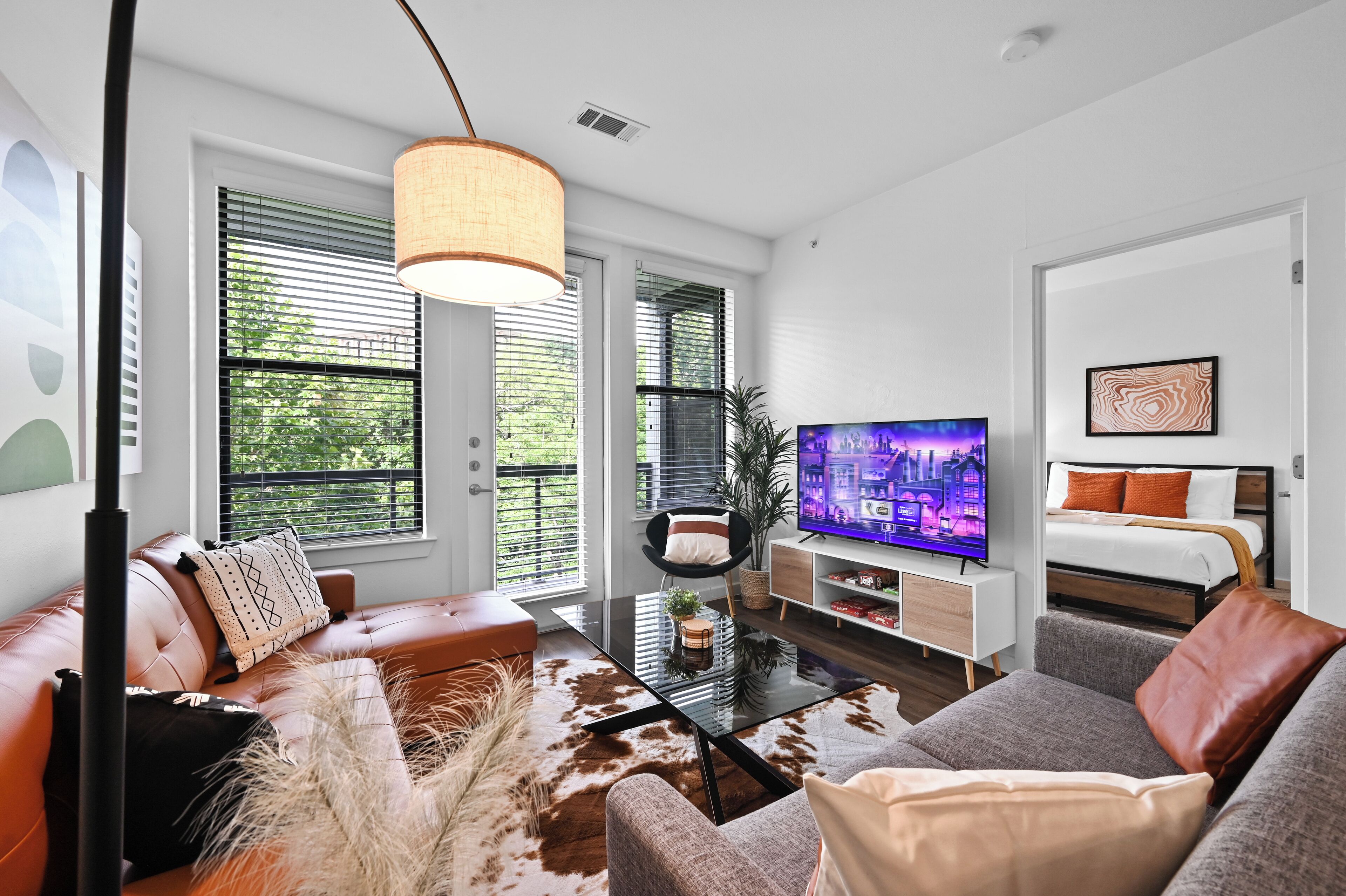 Smart TV, table tennis, books