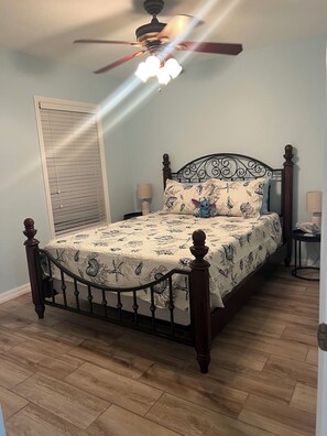 4 habitaciones, escritorio, wifi gratis y ropa de cama