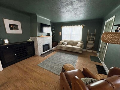 The Clover Cottage - Rolla's St.Pat's Themed house near S&T, Acorn Trail & more!