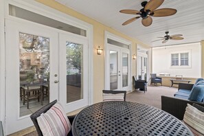 House, Multiple Beds (Yellow Bird) | Outdoor dining