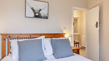 3 bedrooms, iron/ironing board, travel cot, WiFi