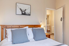 3 bedrooms, iron/ironing board, travel crib, WiFi