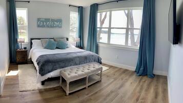 2 bedrooms, travel cot, free WiFi, bed sheets