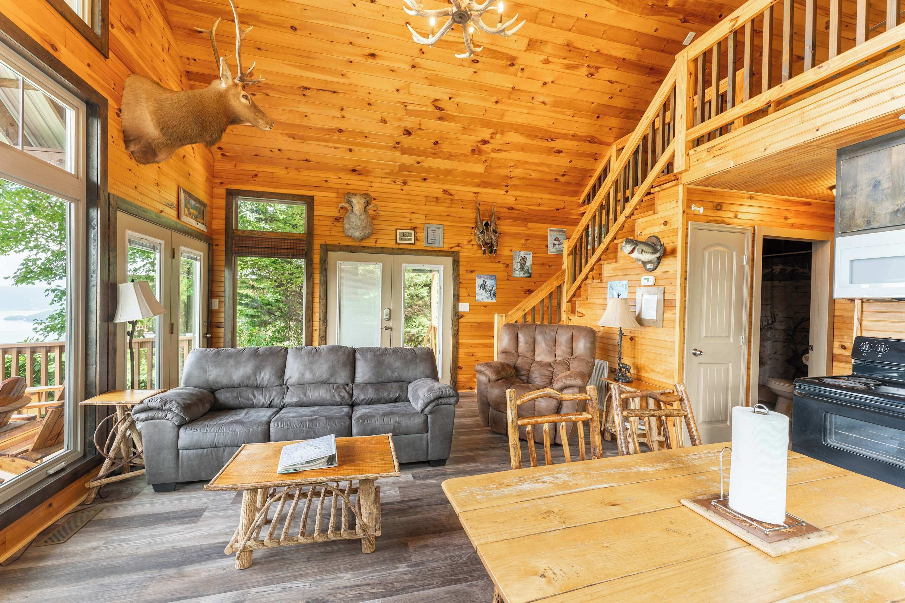 Elk Ridge Cabin  Private Hot Tub & Stunning Views - Alabama