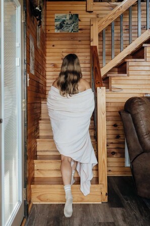 Interior - Elk Ridge Cabin – Private Hot Tub & Stunning Views (Bryant)