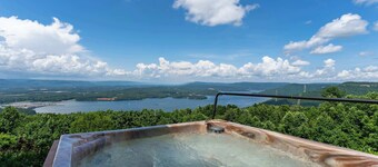 Fish Tales Cabin – Spacious Retreat with Hot Tub