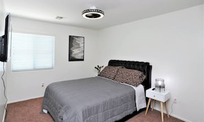 5 bedrooms, iron/ironing board, WiFi, bed sheets