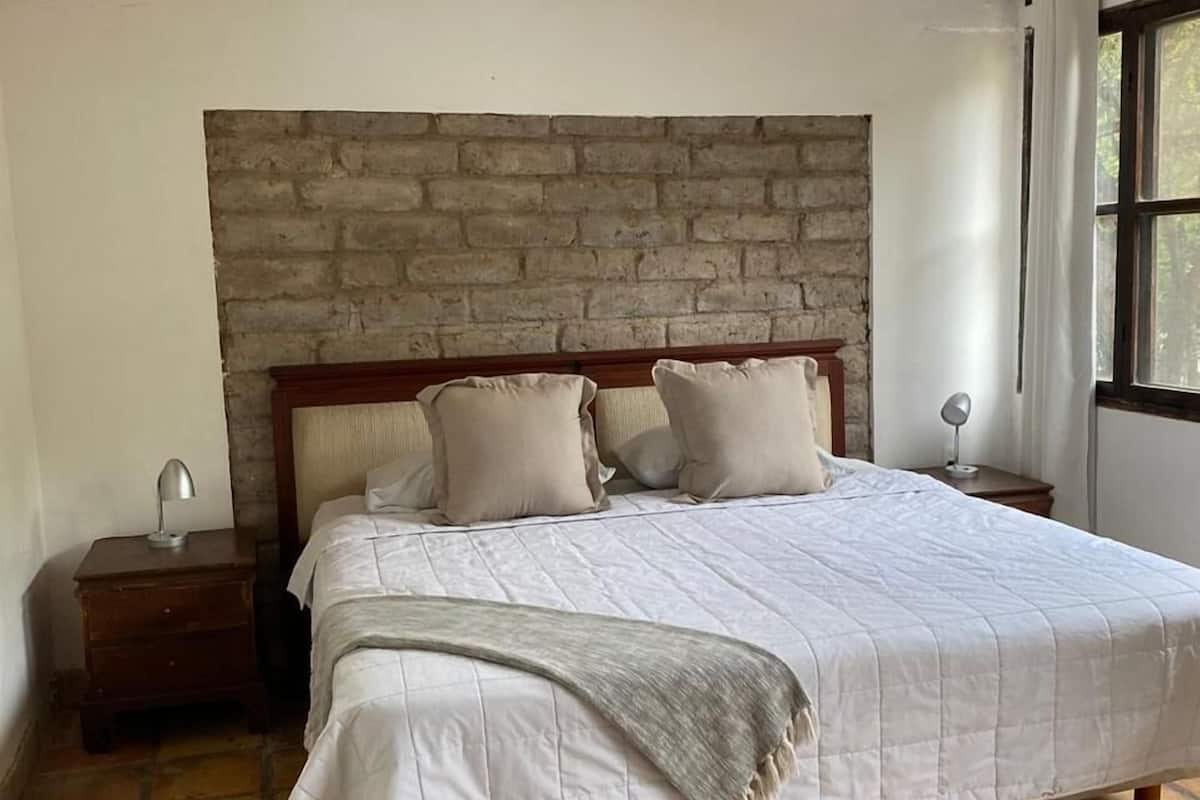 Superior House, 6 Bedrooms, Vineyard View | 1 bedroom, down comforters, minibar, individually decorated