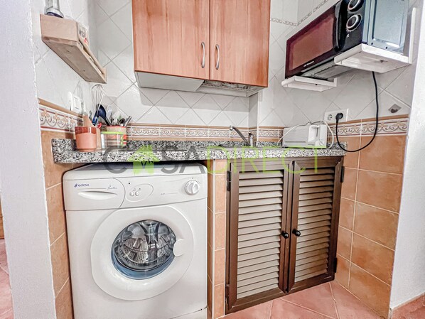 Apartment, 1 Bedroom, Smoking, Terrace | Laundry