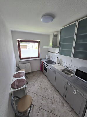 Microonde, forno, piano cottura, lavastoviglie