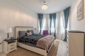 3 makuuhuonetta, ilmainen Wi-Fi, vuodevaatteet, pääsy pyörätuolilla