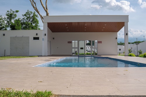 Villa Girasol Charming 2-bedroom house with AC, WiFi in awesome San Miguel