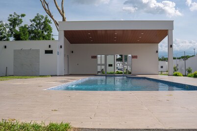 Villa Girasol Charming 2-bedroom house with AC, WiFi in awesome San Miguel