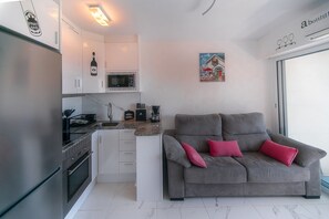 Fridge, microwave, oven, coffee/tea maker - WELCS ESTUDIO 248 EMP con una hermosa vista (Rosas / Roses)