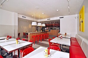 Dining - Stylish San Francisco Getaway with Heated Rooftop Pool & City Views (San Francisco)