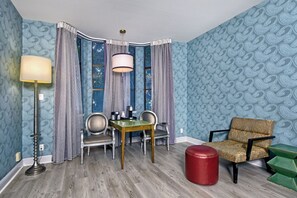 Interior - Victorian Unit with Pool Access, Fireplace & Free Breakfast in SF SoMa (San Francisco)