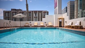 Pool - Stylish Room with Pool Access, Fireplace & Free Breakfast in San Francisco (San Francisco)