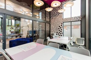 Sala de estar en el lobby
