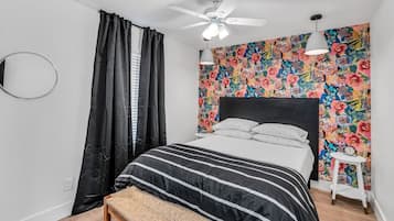 2 bedrooms, desk, free WiFi, bed sheets