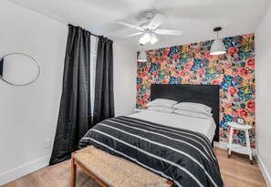 2 bedrooms, desk, free WiFi, bed sheets