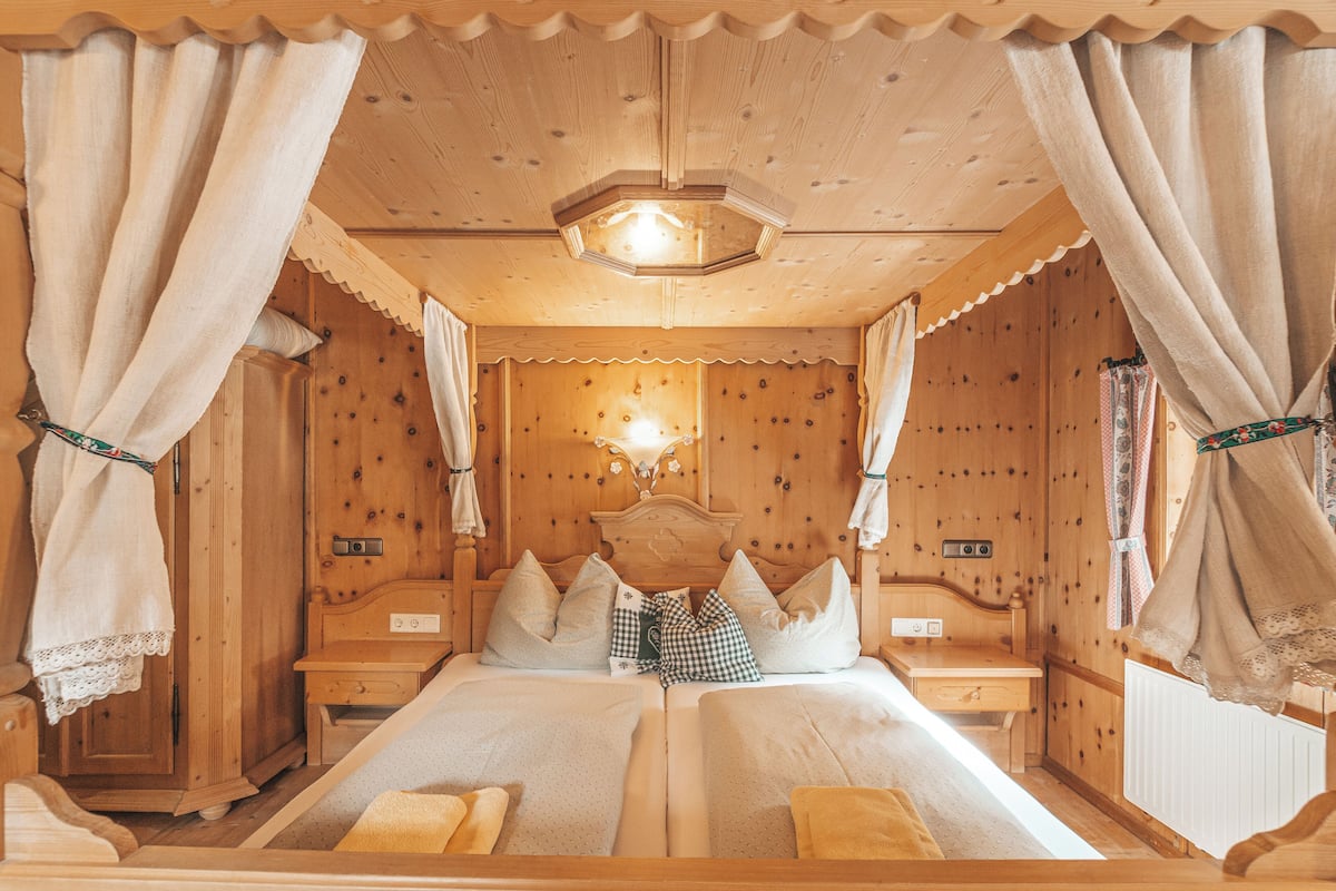 Standard Triple Room, Balcony, Garden View | In-room safe, free WiFi, bed sheets
