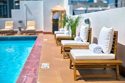 2 Contemporary Units with Heated Pools & Easy Access to San Francisco Sites