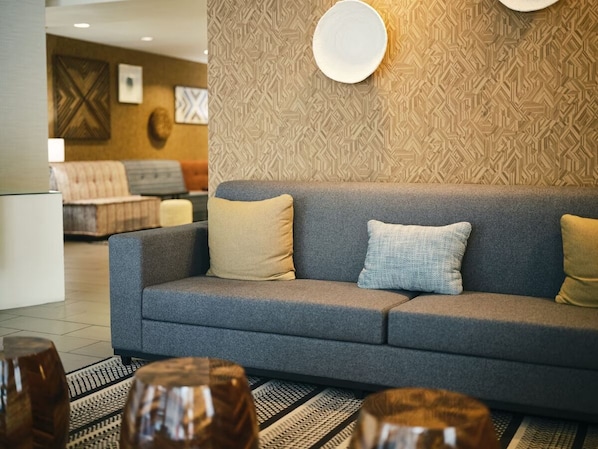 TV - 2 Contemporary Units with Heated Pools & Easy Access to San Francisco Sites (San Francisco)