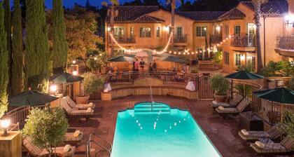 Peaceful Unit with Outdoor Pool, Free Parking & Balcony in California