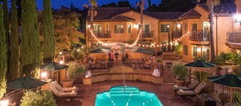 Serene Unit with Free Parking & Pool, Pets Friendly Near Silicon Valley