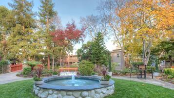 Et oppvarmet basseng