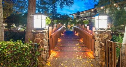 Eco-Friendly Unit with Outdoor Heated Pool, Free Breakfast & Parking