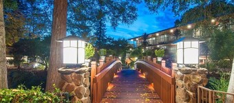Eco-Friendly Unit with Outdoor Heated Pool, Free Breakfast & Parking