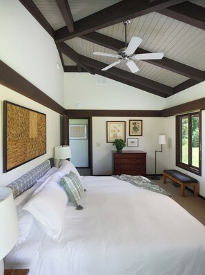 4 habitaciones, tabla de planchar con plancha, wifi y ropa de cama 