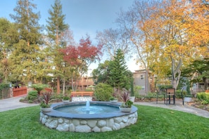 Pool - 2 Tranquil Unit with Heated Pool, Balcony & Free Breakfast in Palo Alto (Palo Alto)