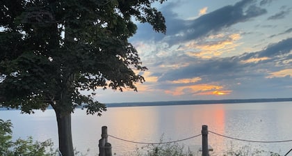 Taste of Serenity Wine Trl, Sunsets, Private Beach/Dock/Romantic views!