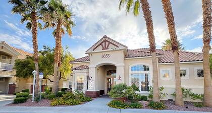 Spacious 2bd/2ba Condo With Pool and Fitness Center