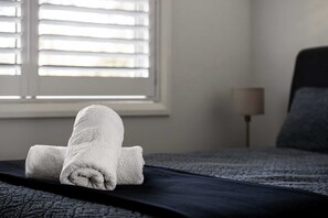 2 bedrooms, iron/ironing board, WiFi, bed sheets