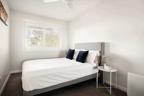 2 bedrooms, iron/ironing board, WiFi, bed sheets - Kanimbla View Summary (Mount Victoria)