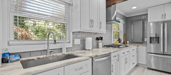 Exclusive Property with Pool, Hot Tub, and Gym