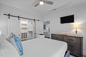5 bedrooms, desk, iron/ironing board, travel cot