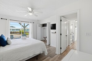 5 bedrooms, iron/ironing board, free WiFi, bed sheets - Just updated - Private Beach Access - Ocean View - Fire pit and Media Room (Holly Ridge)