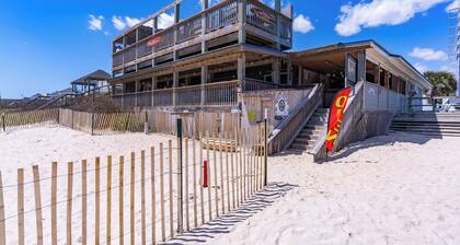 Just updated - Private Beach Access - Ocean View - Fire pit and Media Room