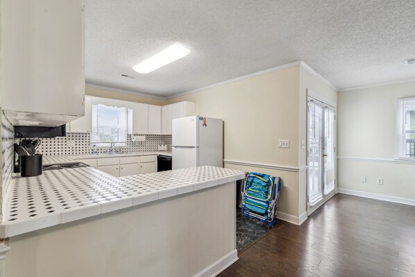 Fridge, microwave, oven, stovetop - Steps to the Beach | Fenced Yard | Pet Friendly (Surf City)