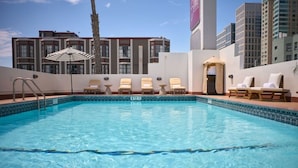Pool - Victorian Charm, Rooftop Pool Access, Walk to Civic Attractions (San Francisco)