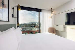 1 habitación, tabla de planchar con plancha, wifi gratis y ropa de cama