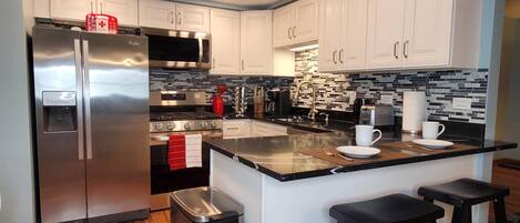 Microonde, forno, piano cottura, lavastoviglie