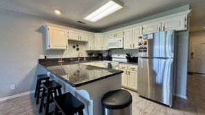 Fridge, microwave, stovetop, dishwasher